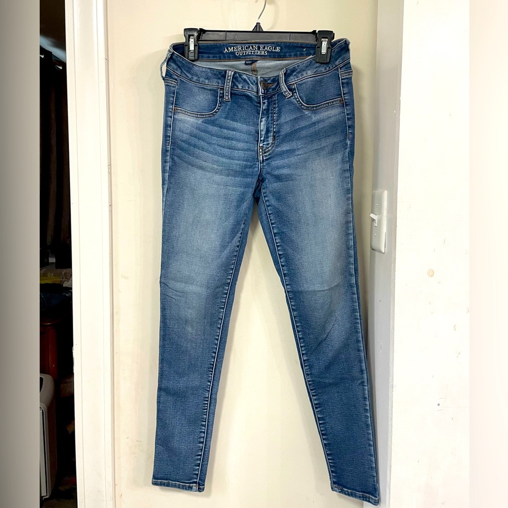 American Eagle size 2 super skinny stretch jeans